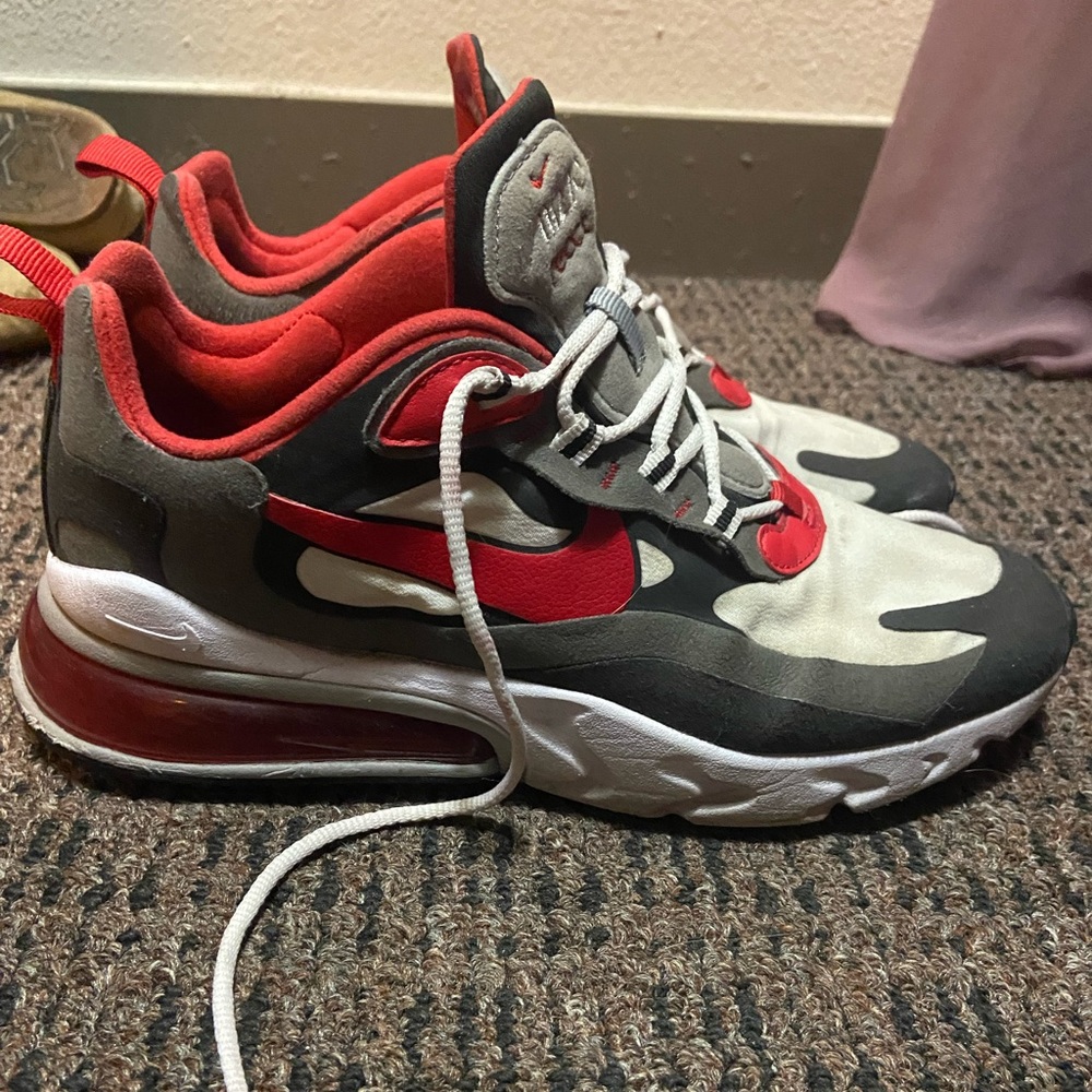 Nike Mens Air Max 270 React